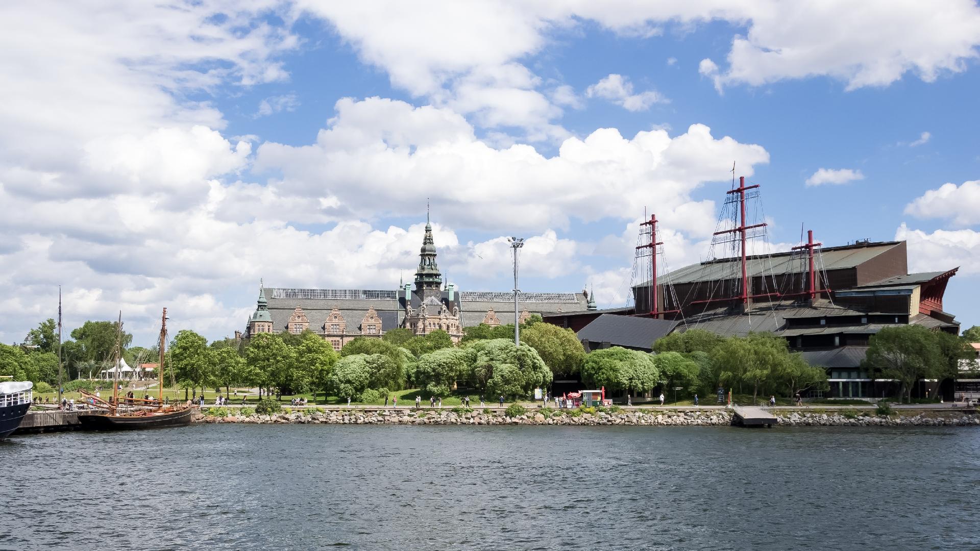 Vista de Djurgården, una isla en el centro de Estocolmo, Suecia