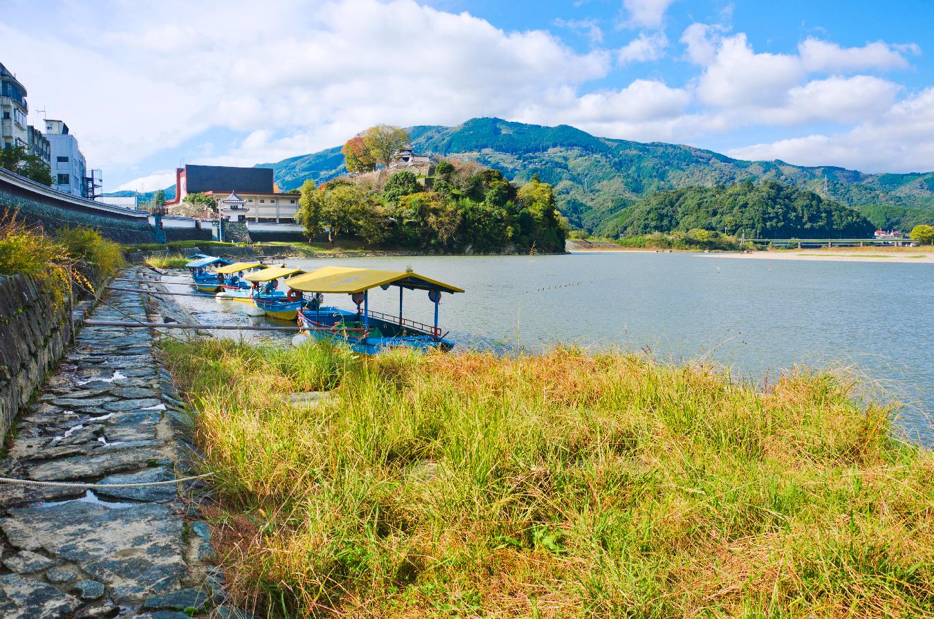 Paisaje de la ciudad de Ozu, en la prefectura de Ehime, en la cuenca del río Hijikawa