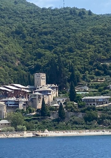 Vista monasterios desde crucero Monte Athos