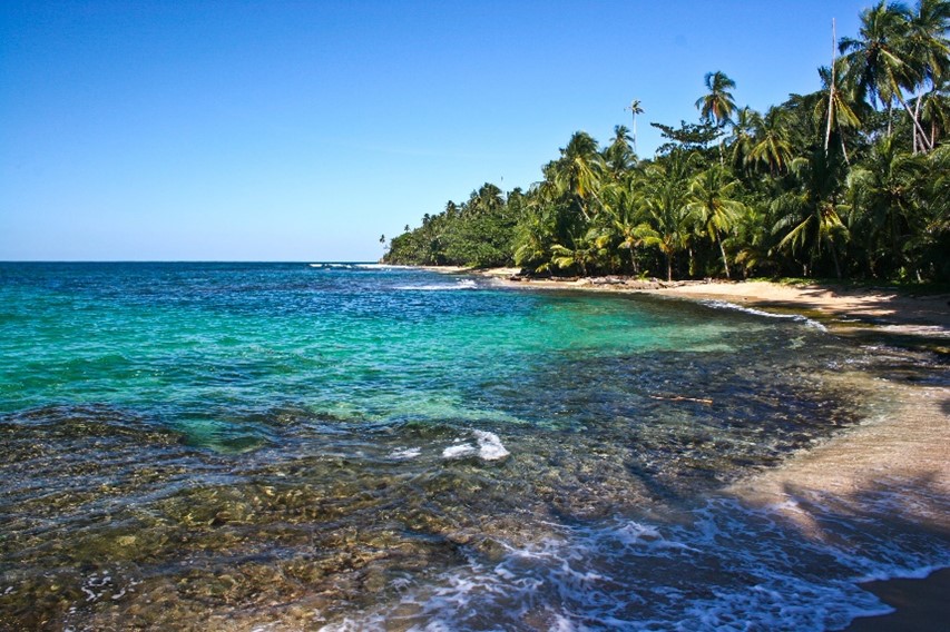 Paisaje con playa en Costa Rica