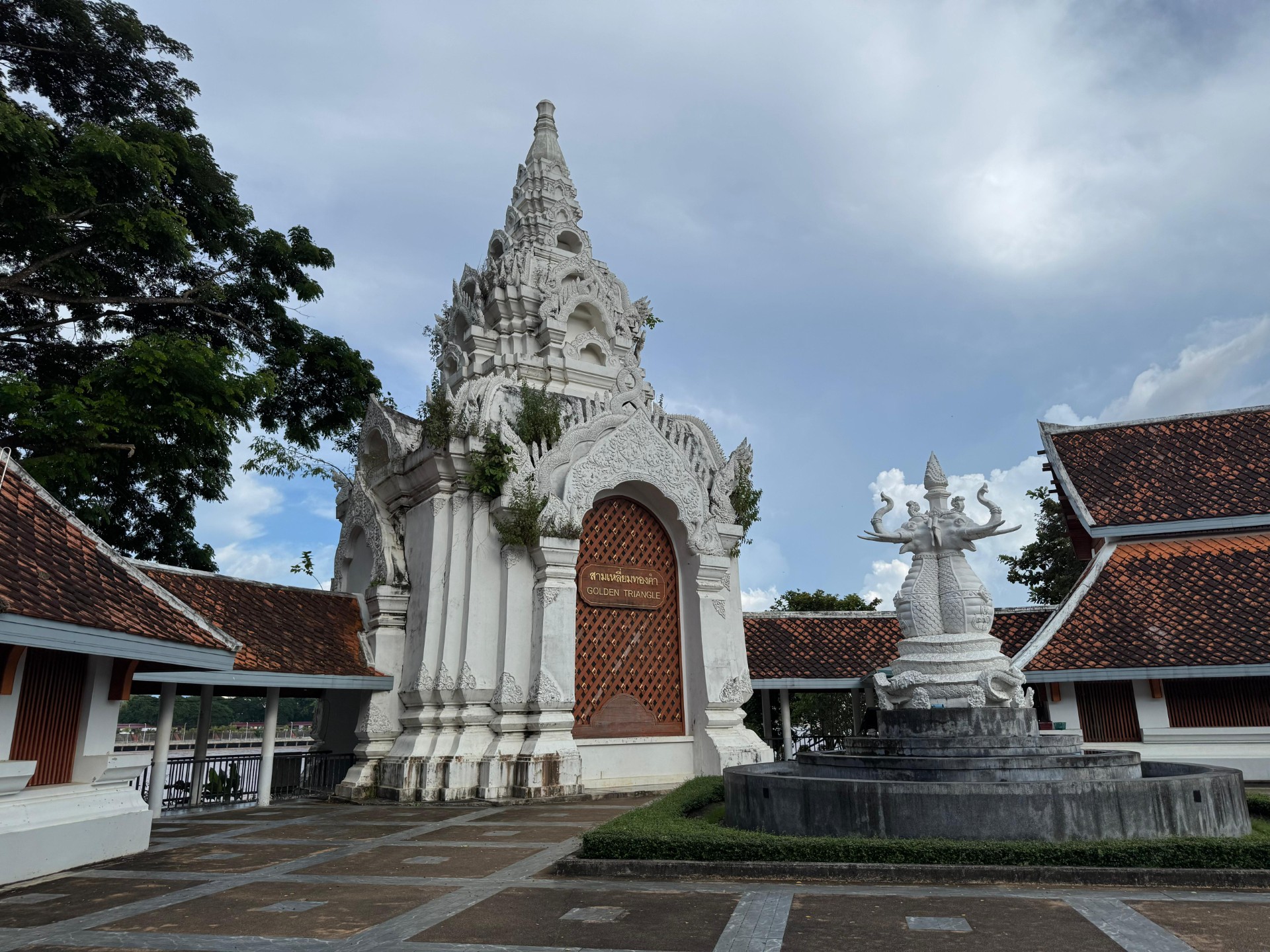 Wat Phra That Si Chom Thong