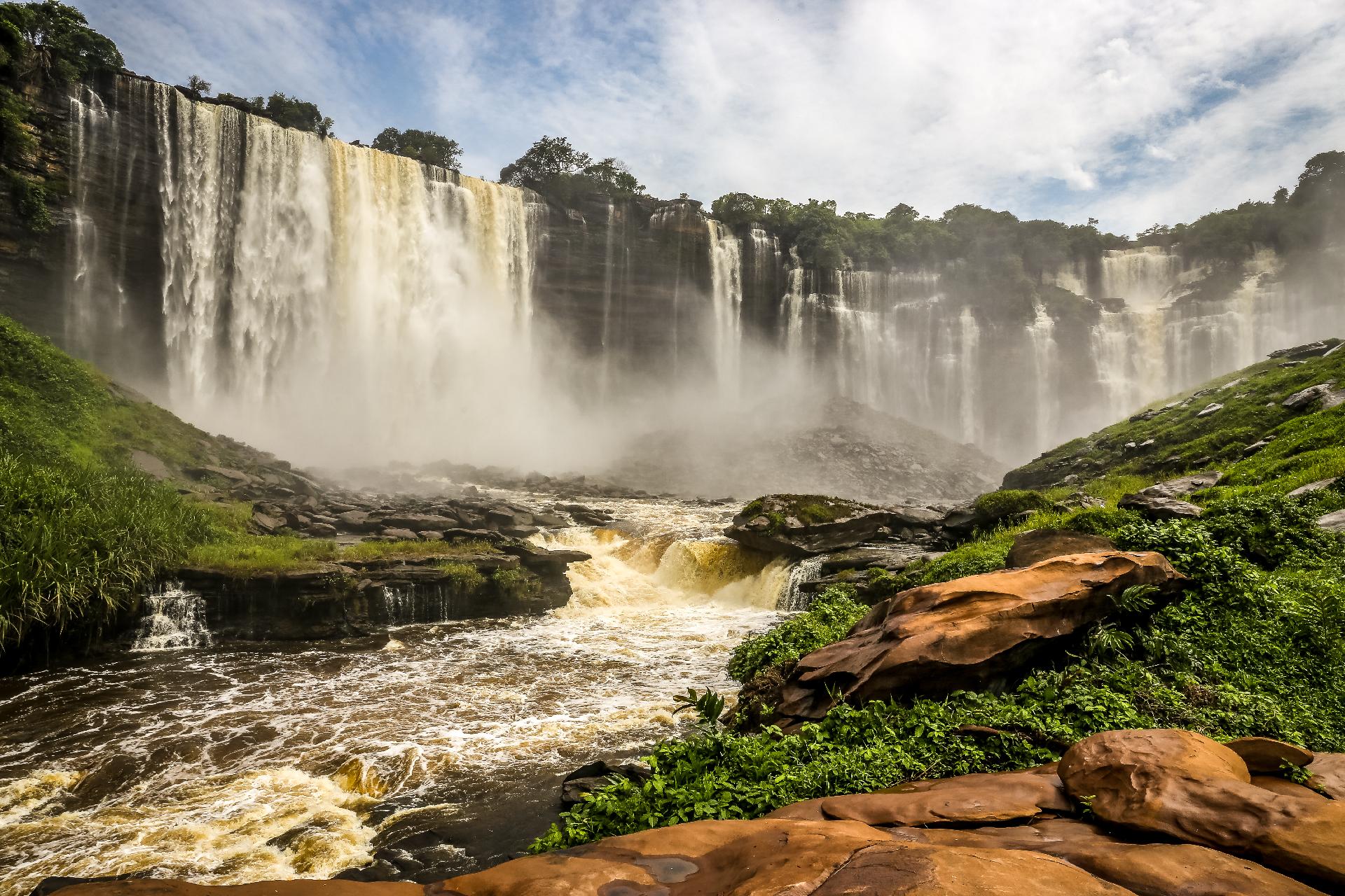 Angola: El Secreto Mejor Guardado de África Angola: El Secreto Mejor Guardado de África