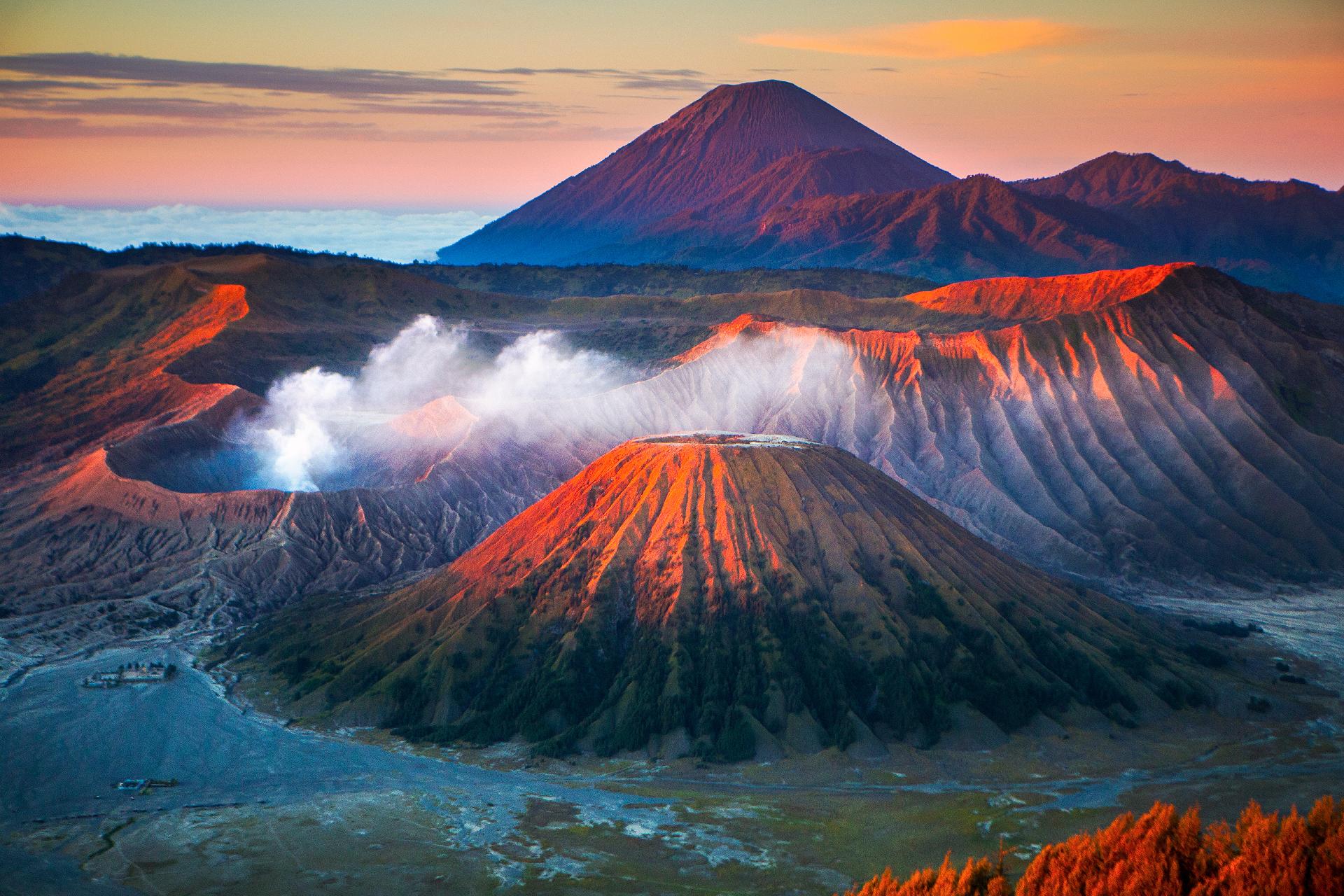 El Alma de Indonesia: Templos Milenarios, Volcanes Sagrados y Paraísos Naturales El Alma de Indonesia: Templos Milenarios, Volcanes Sagrados y Paraísos Naturales