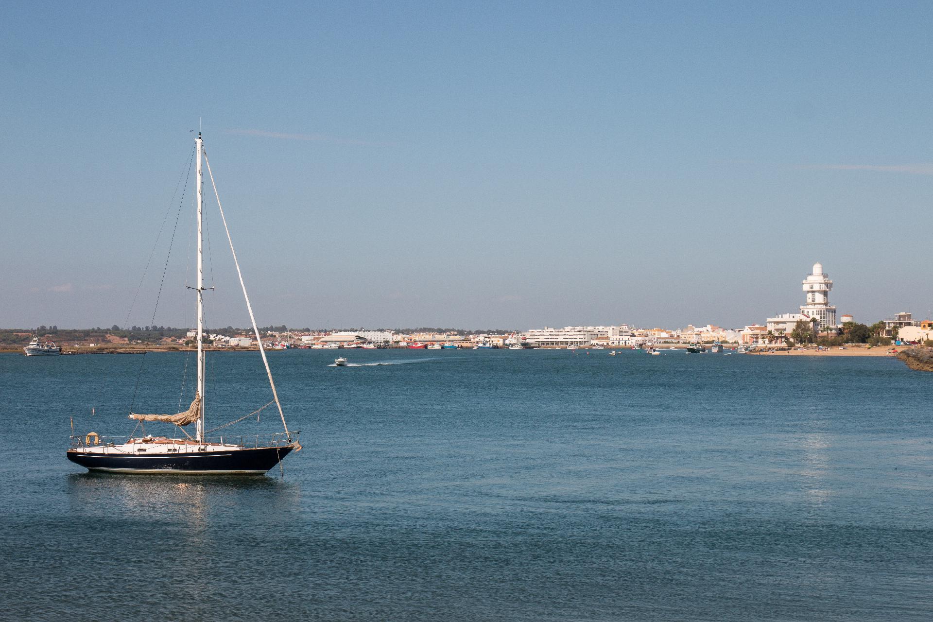 Aventura en Andalucía y Algarve en Velero. Doñana, Trekking, Kayak + 1 Semana de Navegación en Velero Aventura en Andalucía y Algarve en Velero. Doñana, Trekking, Kayak + 1 Semana de Navegación en Velero
