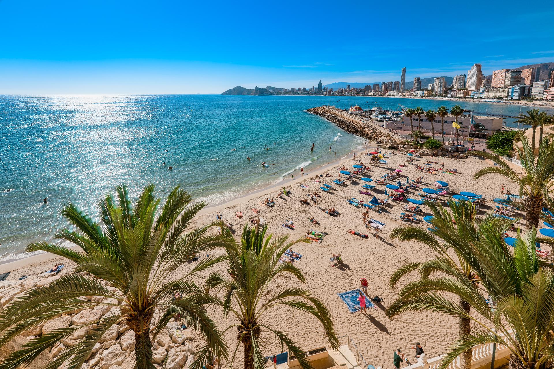 Descubre Benidorm: Días de relax y diversión al sol - Bus desde Bilbao Descubre Benidorm: Días de relax y diversión al sol - Bus desde Bilbao