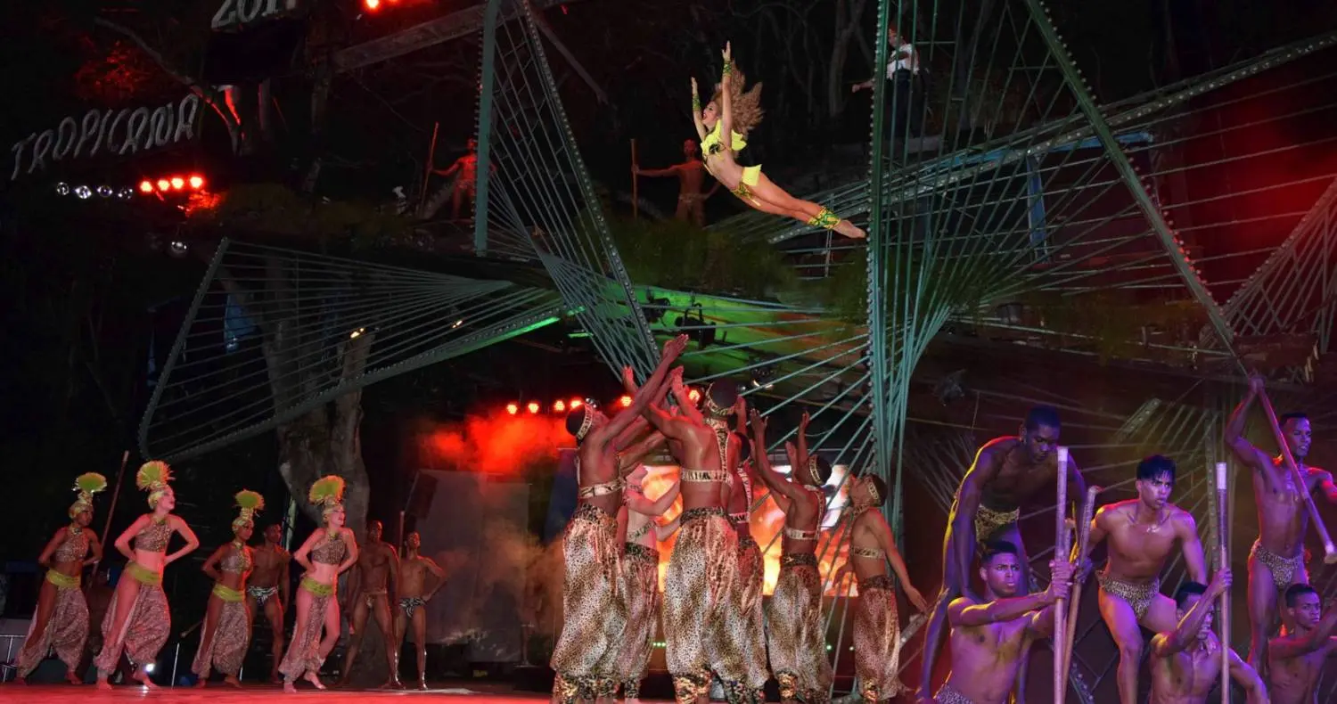 Entrada Tropicana (con Cena)